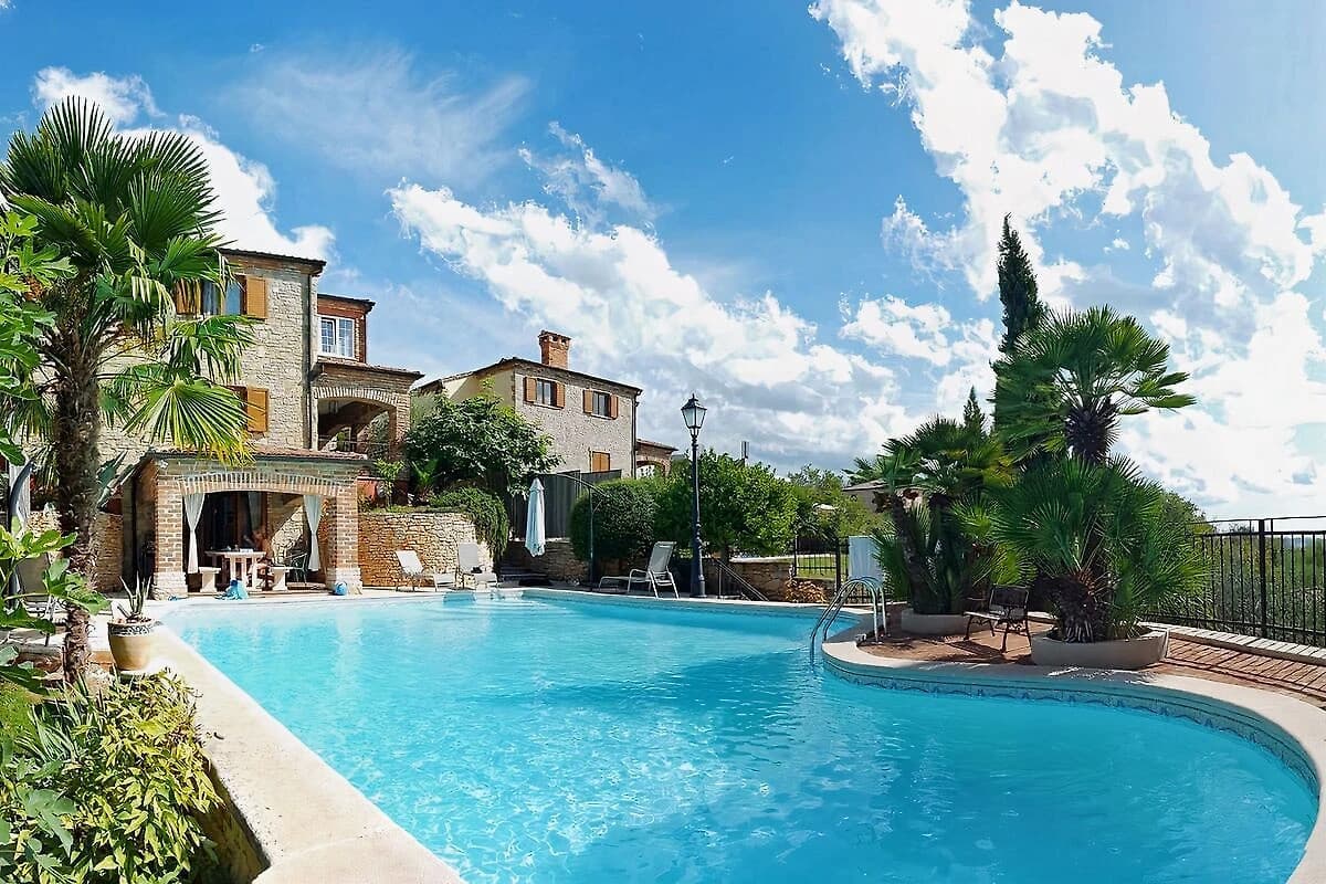 Villa Gloria al Padre — Pool mit Meerblick
